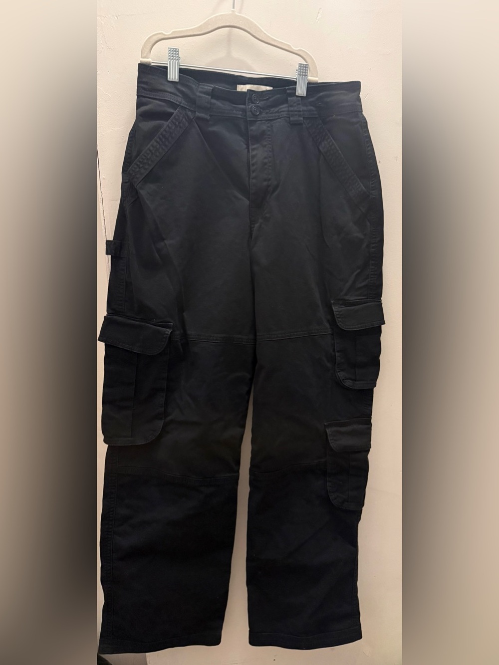 Abercrombie Black Cargo Pants - size 6 curve love